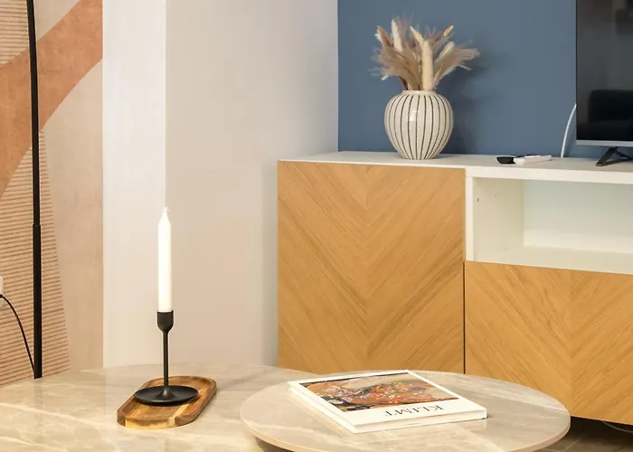 Spacious 1009 B3 Apartment